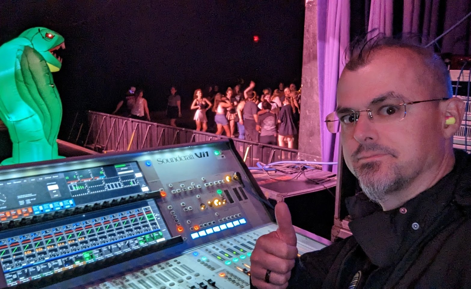 PXL_20230512_011451234